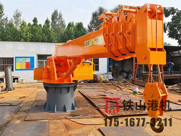 江西新余甲板起重機廠家船用起重機如何進行裝卸貨物？